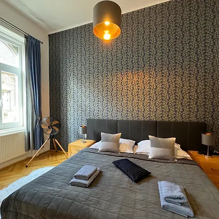 Double Blue In Downtown Apartment Budapest
