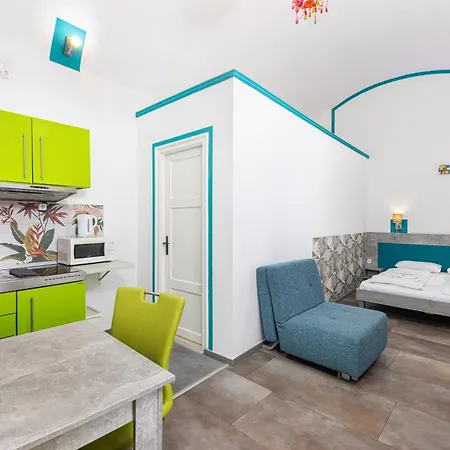 Amber Gardenview 3*