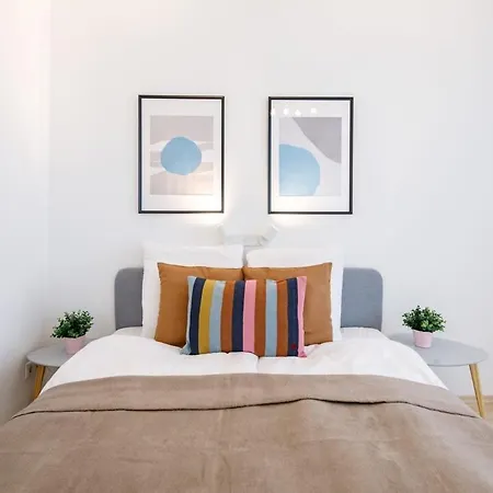 Central And Modern In Angels Street *