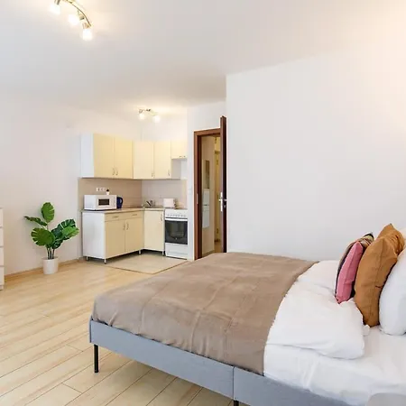 Central And Modern In Angels Street Apartment *