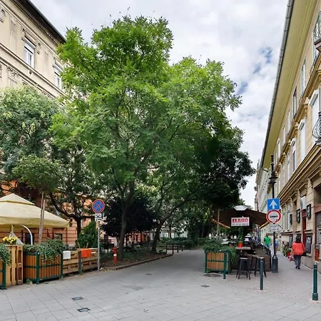 Central And Modern In Angels Street Budapest