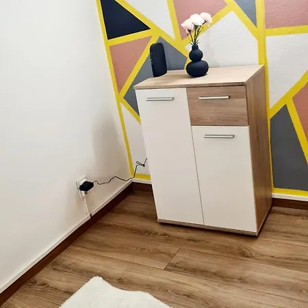 2 Separate Bedrooms And Living Fully Equipped With Ac Apartman
