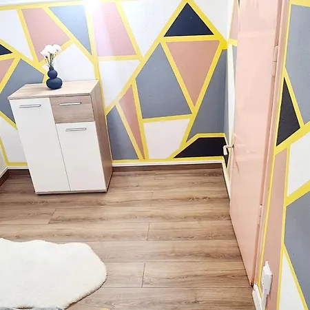 2 Separate Bedrooms And Living Fully Equipped With Ac Budapest