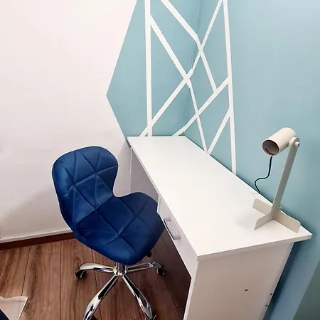 2 Separate Bedrooms And Living Fully Equipped With Ac Budapest