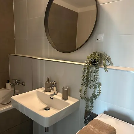 Apartament Modern Riverside With A Balcony And Garage
