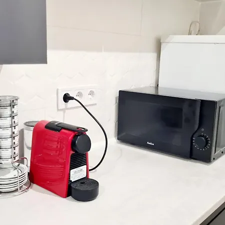 2 Separate Bedrooms And Living Fully Equipped With Ac * Budapest