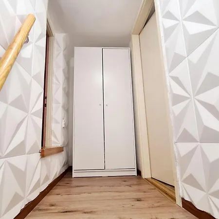 2 Separate Bedrooms And Living Fully Equipped With Ac Budapest