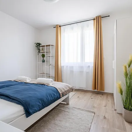 Need In Bp - Garage, Terraces, Aircon 부다페스트