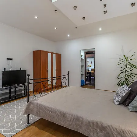 Vibes - 3 Bdrms Apartment *
