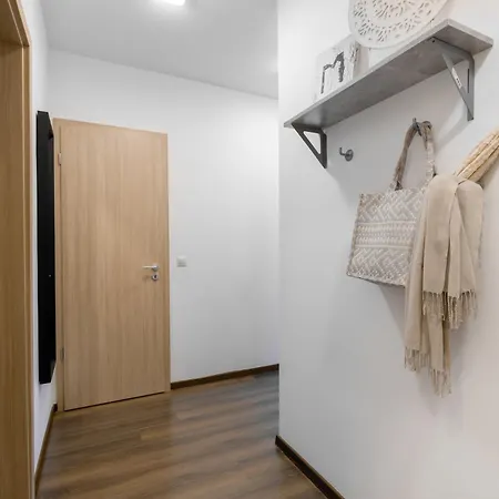 Apartment Bubbly Calm By Stn *