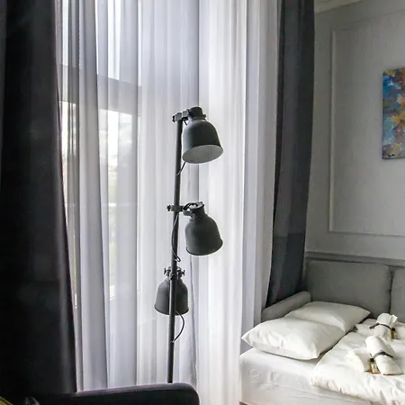 Wilson's Oktogon Square Apartment