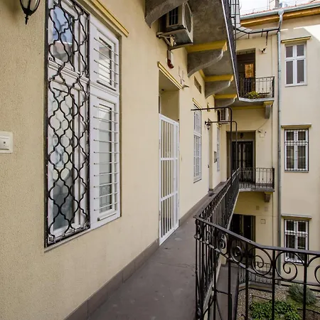 Apartment Wilson's Oktogon Square
