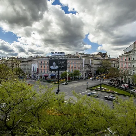 Apartment Wilson's Oktogon Square Budapest