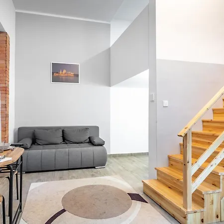 Apartment And Homey With Good Transport Link