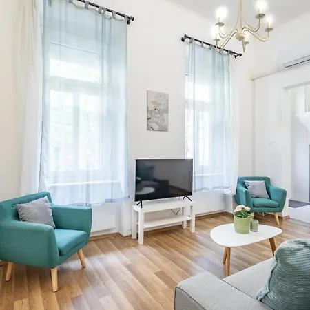 Apartment Comfy And Bright In The Center Budapest