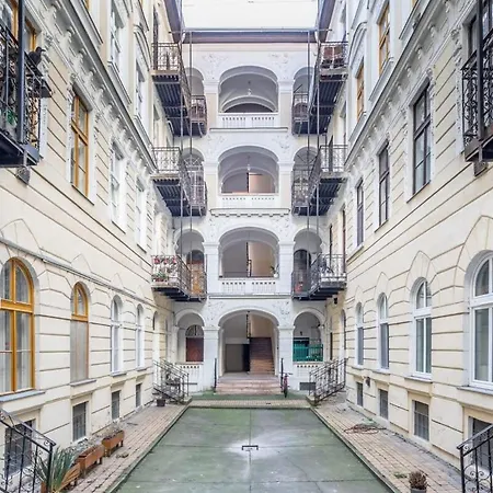 Super Cozy Budapest