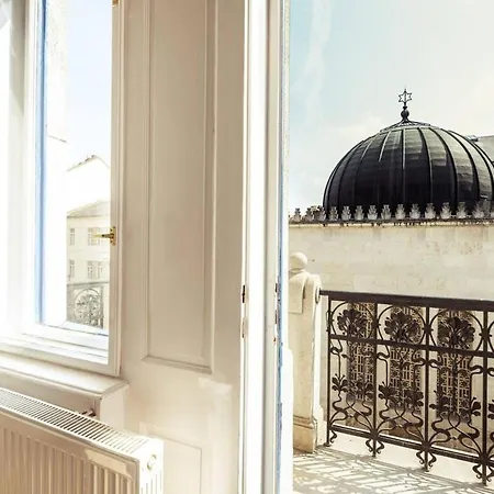 New A C With View Of The Synagogue Apartment Budapest