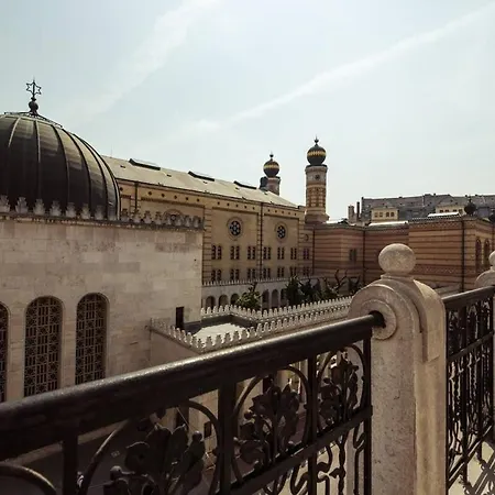 New A C With View Of The Synagogue Budapest