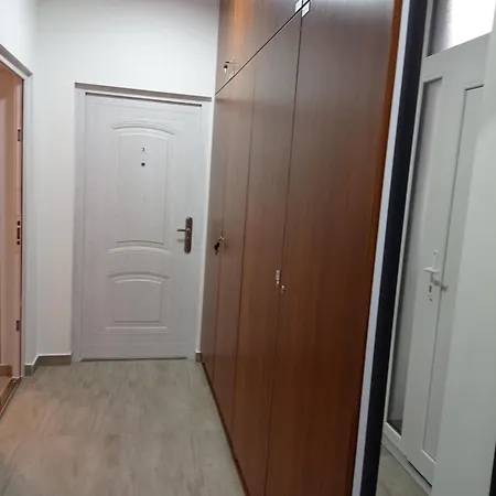 Apartment And Homey With Good Transport Link *