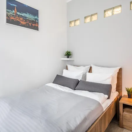 Apartment And Homey With Good Transport Link *