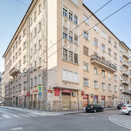 Mini - New - Elegant Downtown Retreat Apartment Budapest
