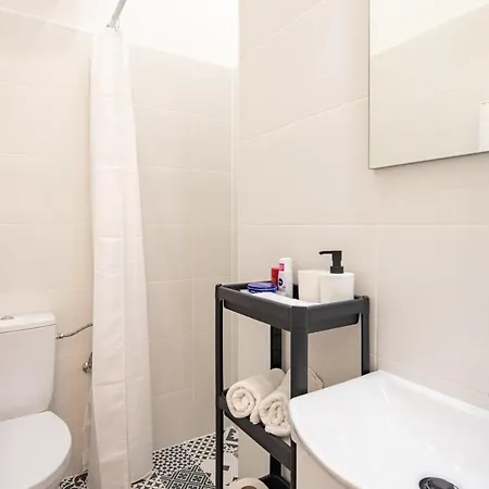 Mini - New - Elegant Downtown Retreat *