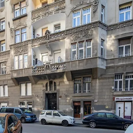 Mini - New - Elegant Downtown Retreat Διαμέρισμα