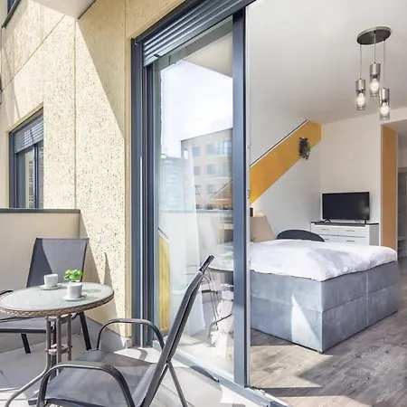 Modern Comfy Next To The River Apartment