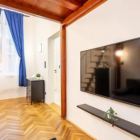 Apartment Cute Modern Getaway In The Heart Of The