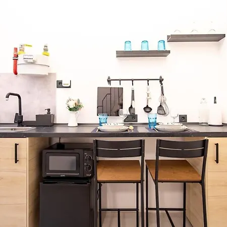 Cute Modern Getaway In The Heart Of The