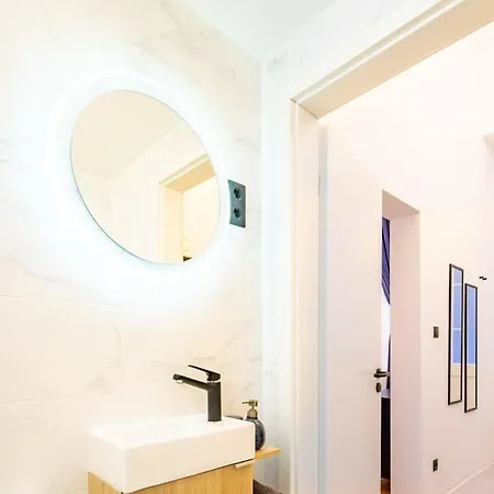 Apartment Cute Modern Getaway In The Heart Of The Budapest