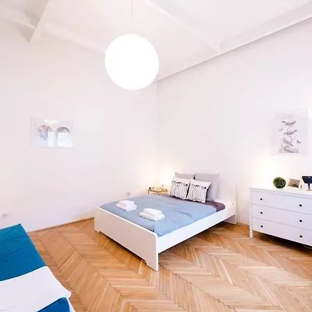 Ultra Central - Ac - Comfy