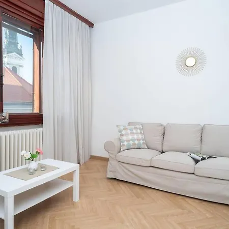 Convenient In The Heart Of Downtown Apartamento Budapest
