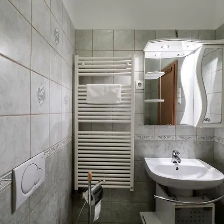 Pleasant & Comfy In Super Location *