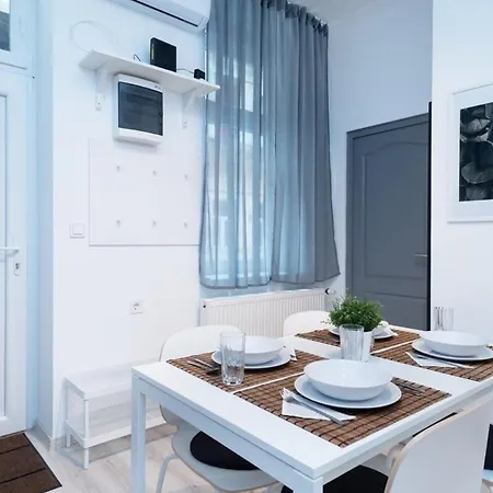 Ideal New In The Center Διαμέρισμα Βουδαπέστη