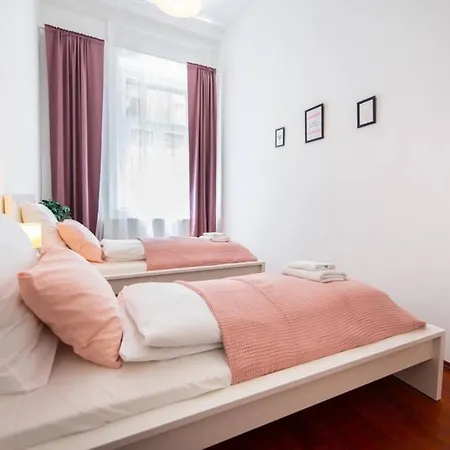 Apartment Very Convenient Large Ac Place *