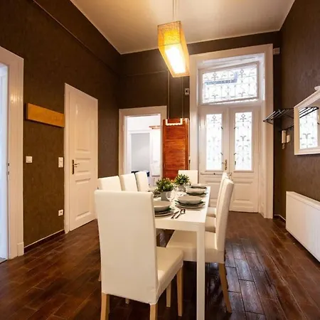 Very Convenient Large Ac Place * Budapest