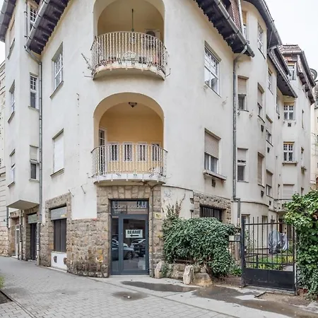Apartment Quiet Charming Near The Center