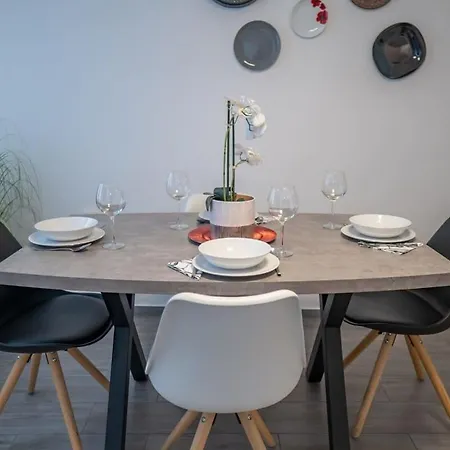 Chic Flat With River View Budapest