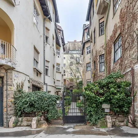 Apartment Quiet Charming Near The Center *