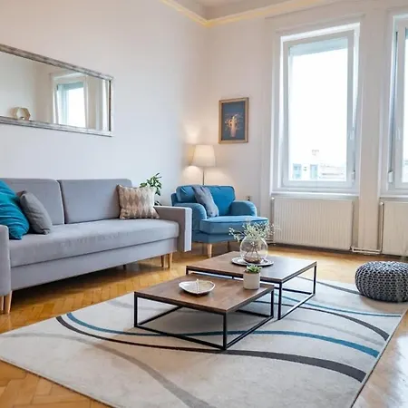 Chic Flat With River View Apartment Budapest