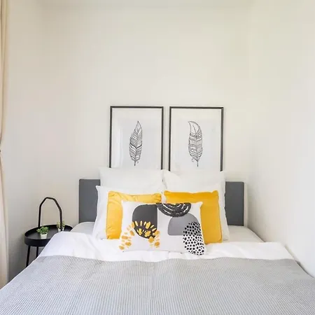Sunny Balcony - Cute And Cozy * Budapest