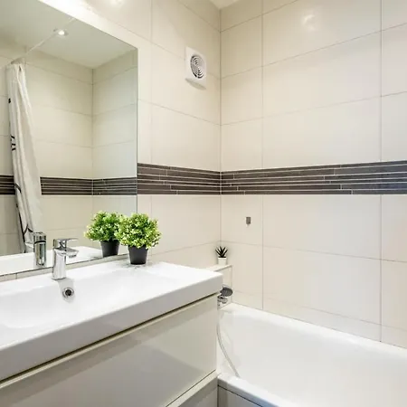 דירה Cozy Quiet With A Balcony *