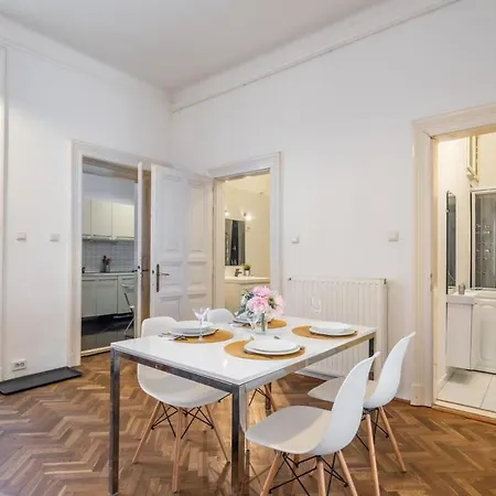 Apartment Spacious Budapest