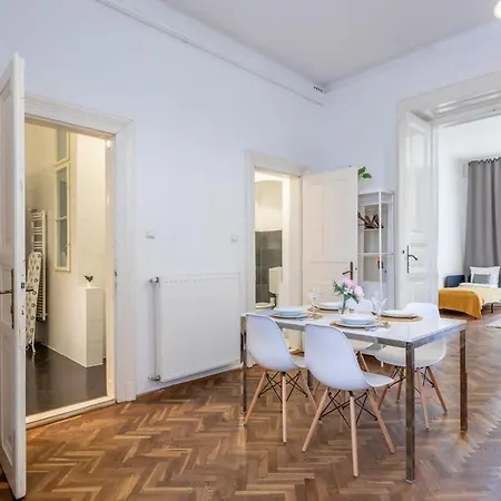 Apartment Spacious *