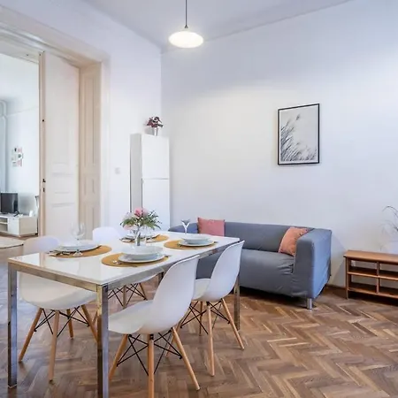 Apartment Spacious Budapest