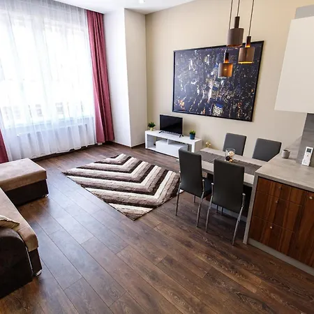 In The Jewish Quarter With Free Parking Budapest