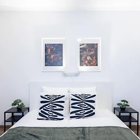- Terrace - Modern Apartment