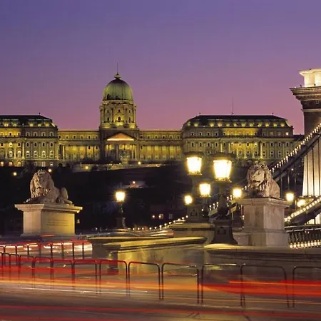 Little Americas Hudson River Apartment Budapest