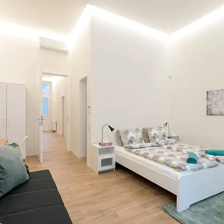 Luxury New-3bdr 3bth Sauna!city Center Appartamento